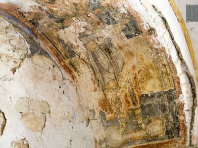...e raffigurazioni sacre purtroppo irriconoscibili